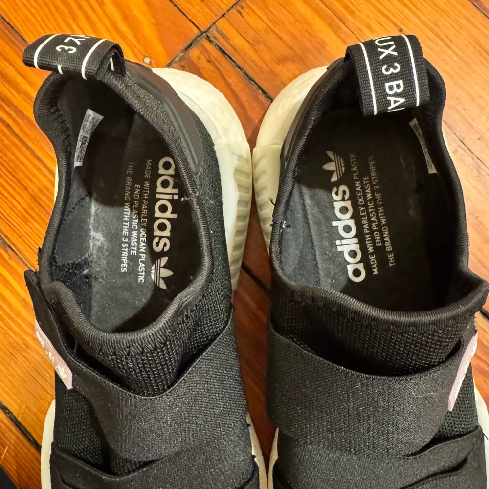 Adidas NMD R 1 Woman’s Black and White Running Sneakers. Size 8.5 - Picture 6 of 9